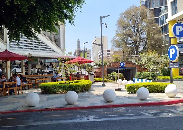 Nuevo Y Moderno Apartamento En La Atractiva Zona 4