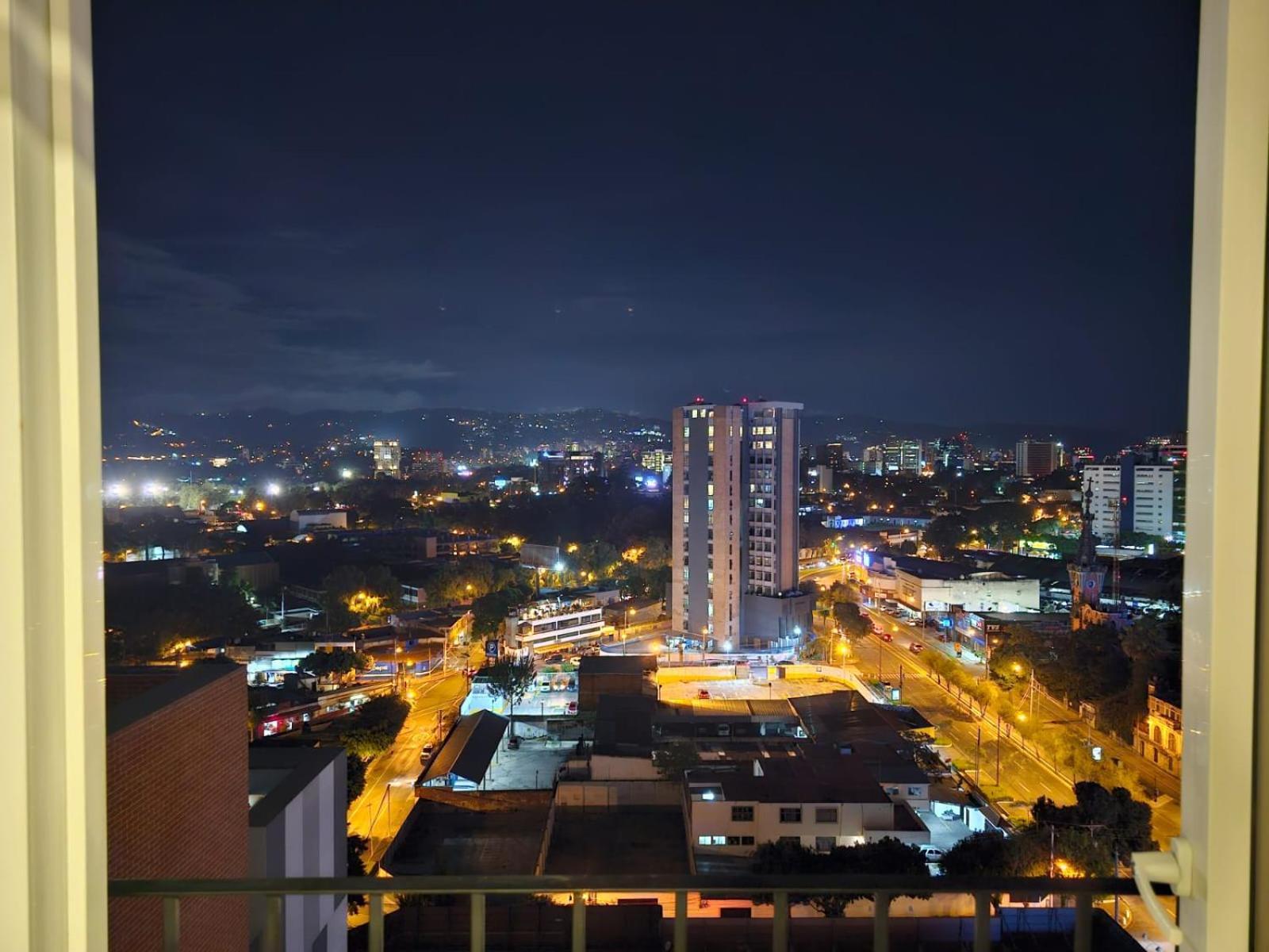Apartamento Nuevo Y Moderno En La Atractiva Zona 4